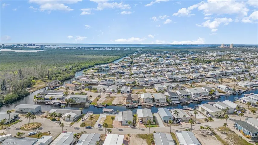17890  Peppard  DR, Fort Myers Beach, FL 33931