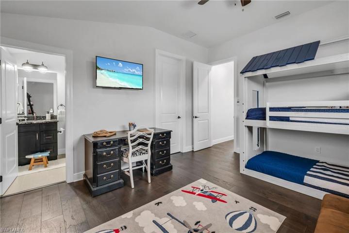2nd Bedroom (upstairs)