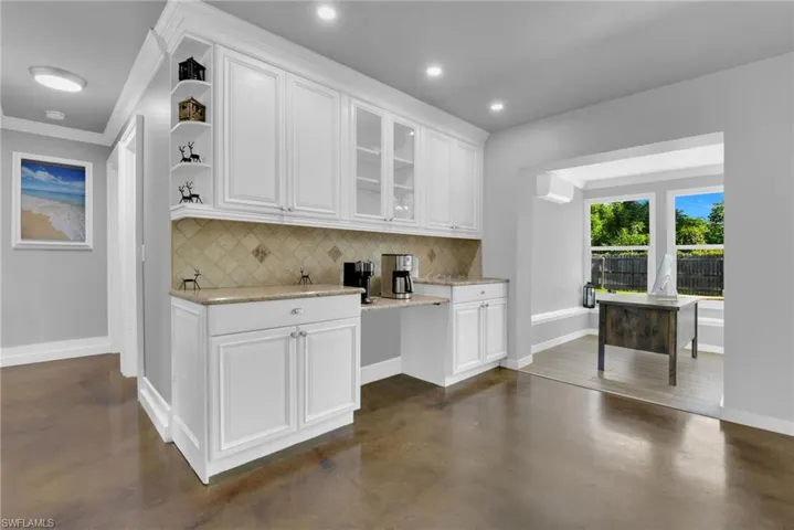 2413 Dover Ave, Fort Myers, Florida 33907