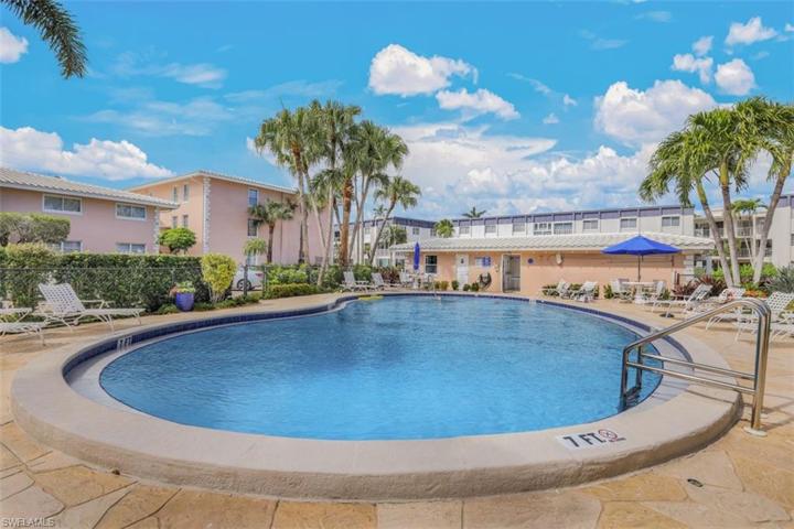 1910  Gulf Shore N BLVD, Naples, FL 34102