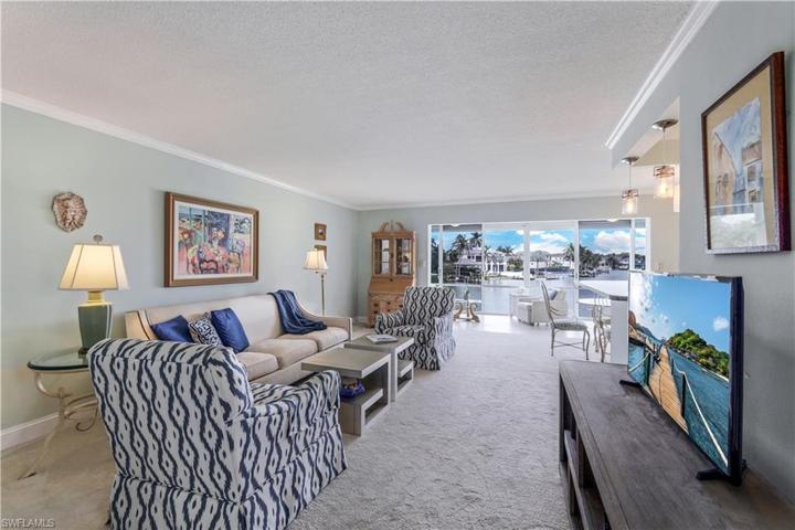 1910  Gulf Shore N BLVD, Naples, FL 34102