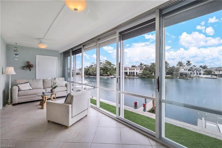 1910  Gulf Shore N BLVD, Naples, FL 34102