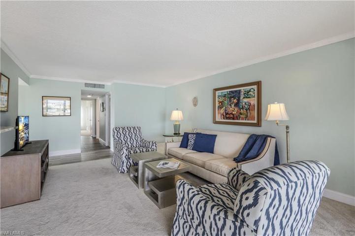 1910  Gulf Shore N BLVD, Naples, FL 34102