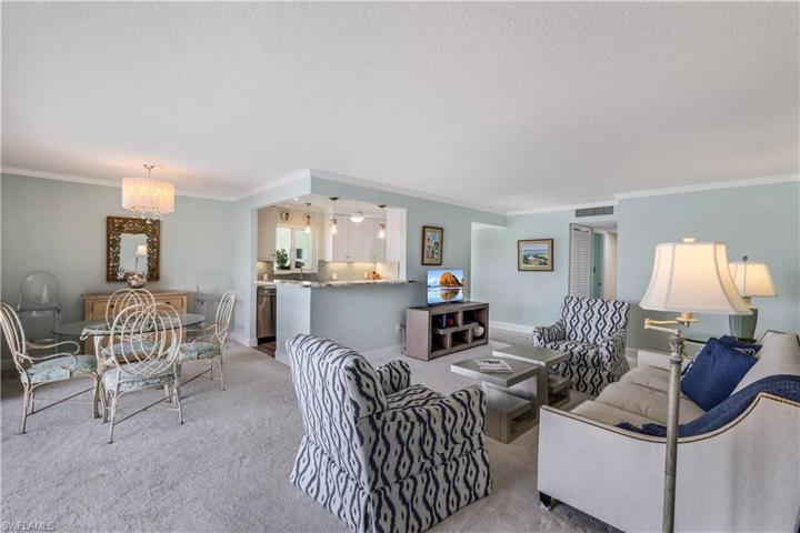 1910  Gulf Shore N BLVD, Naples, FL 34102