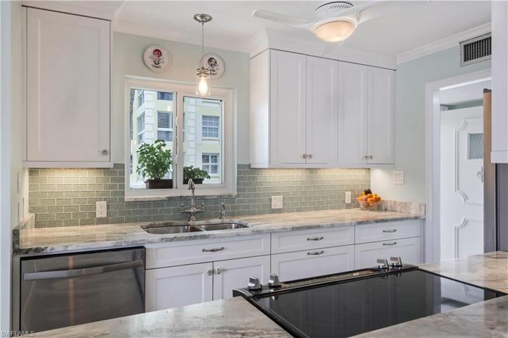 1910  Gulf Shore N BLVD, Naples, FL 34102