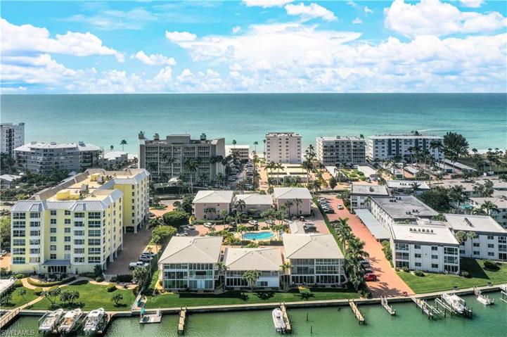 1910  Gulf Shore N BLVD, Naples, FL 34102