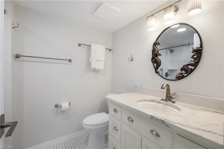 1910  Gulf Shore N BLVD, Naples, FL 34102