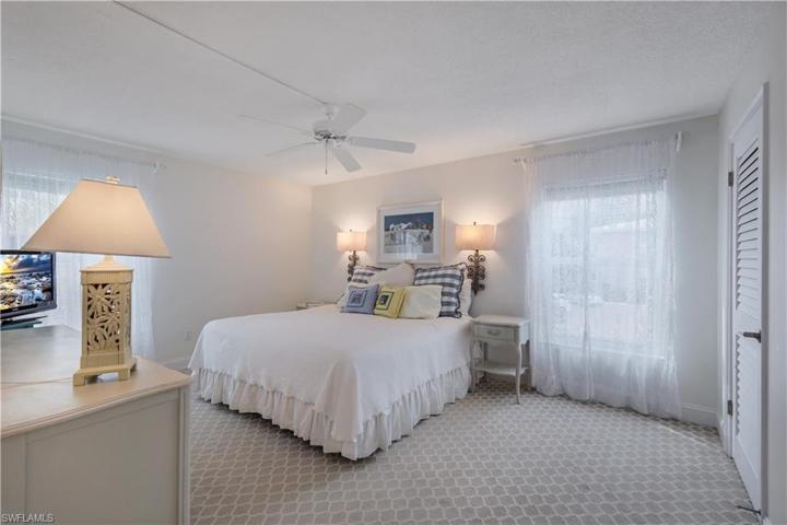 1910  Gulf Shore N BLVD, Naples, FL 34102