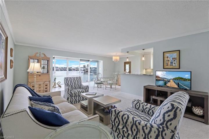 1910  Gulf Shore N BLVD, Naples, FL 34102
