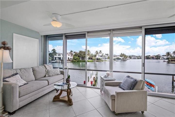 1910  Gulf Shore N BLVD, Naples, FL 34102