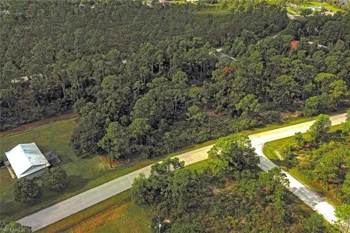 Aerial view of property and surrounding area
