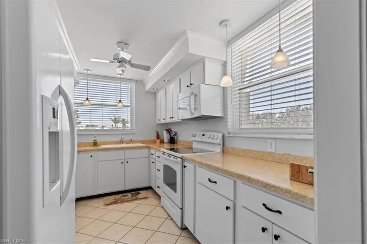 5959 Winkler RD # 220, FORT MYERS FL 33919