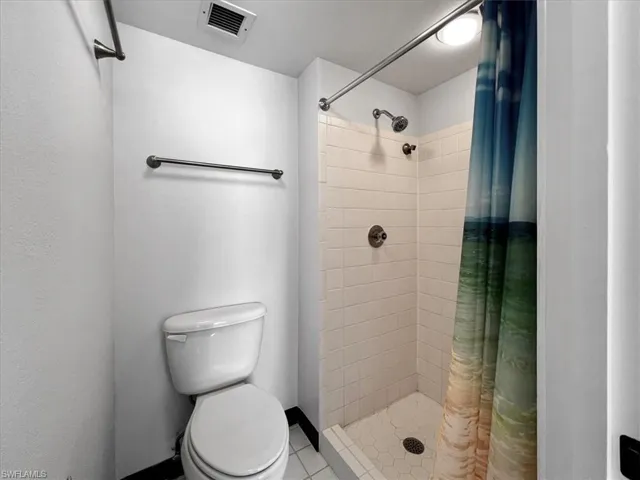 5959 Winkler RD # 220, FORT MYERS FL 33919