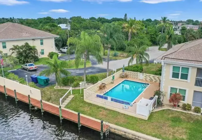 4500 SE 5th  PL, Cape Coral, FL 33904