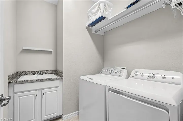 Laundy with sink