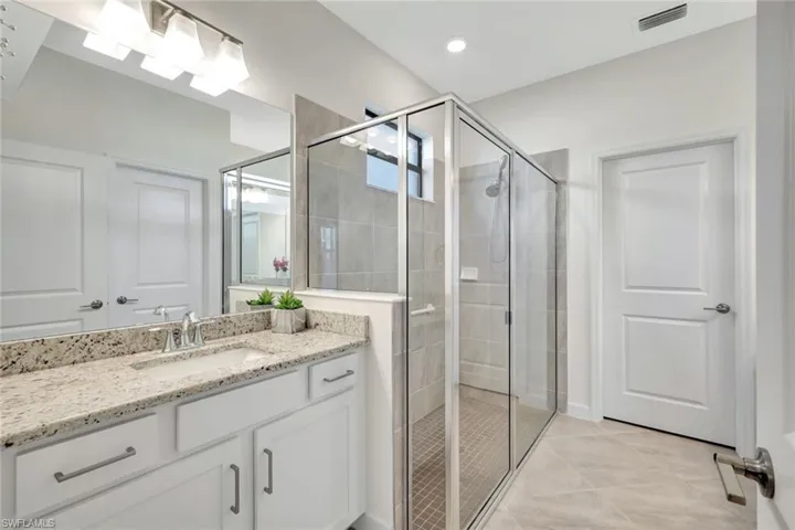 14022  Pine Lodge  LN, Fort Myers, FL 33913