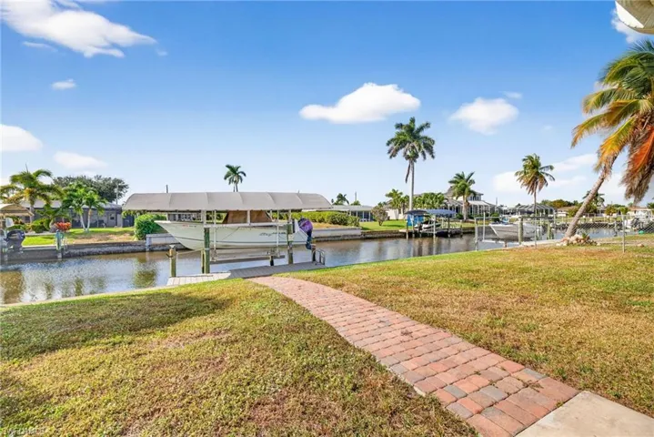 5228 Tower Dr, Cape Coral, Florida 33904