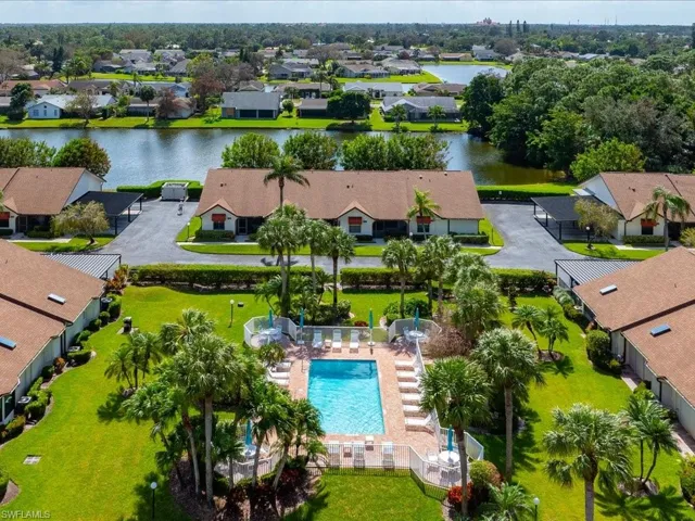 10740  Henry  CT, Naples, FL 34109