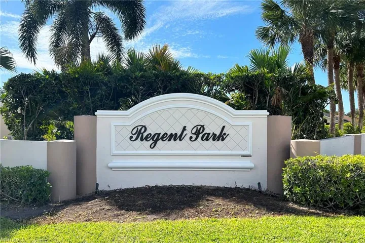 10740  Henry  CT, Naples, FL 34109