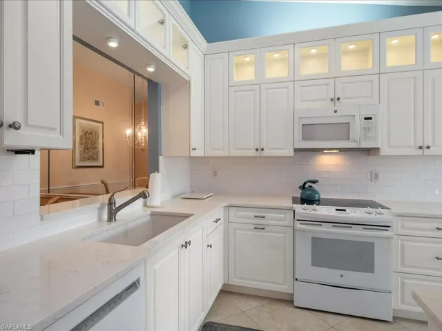 10740  Henry  CT, Naples, FL 34109