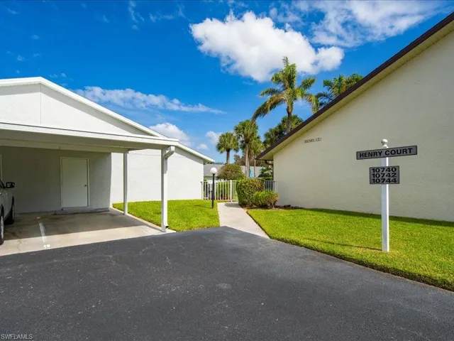 10740  Henry  CT, Naples, FL 34109