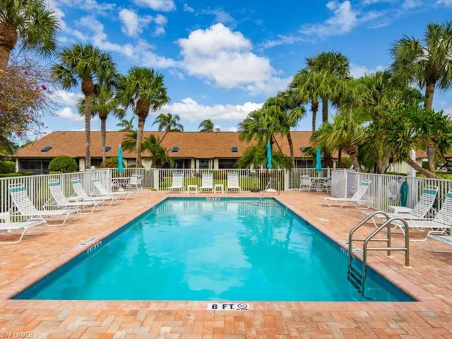10740  Henry  CT, Naples, FL 34109