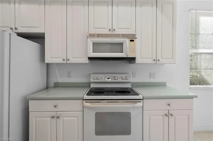 6010  Jonathans Bay  CIR, Fort Myers, FL 33908