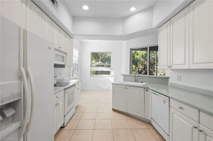 6010  Jonathans Bay  CIR, Fort Myers, FL 33908