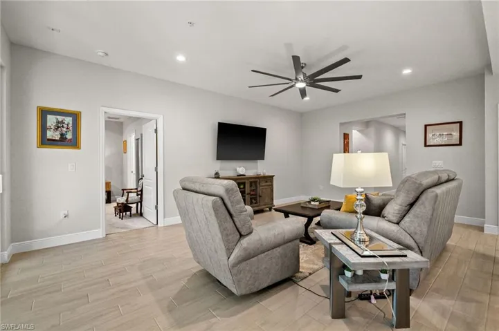 2280  Priory  LN, Naples, FL 34120