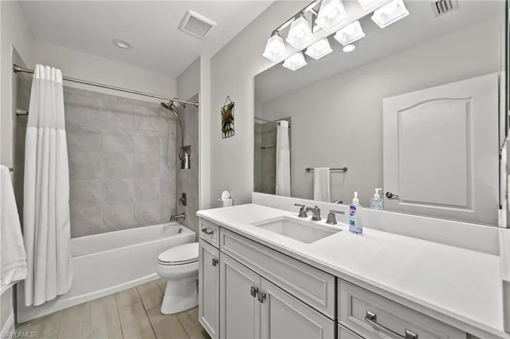 2280  Priory  LN, Naples, FL 34120