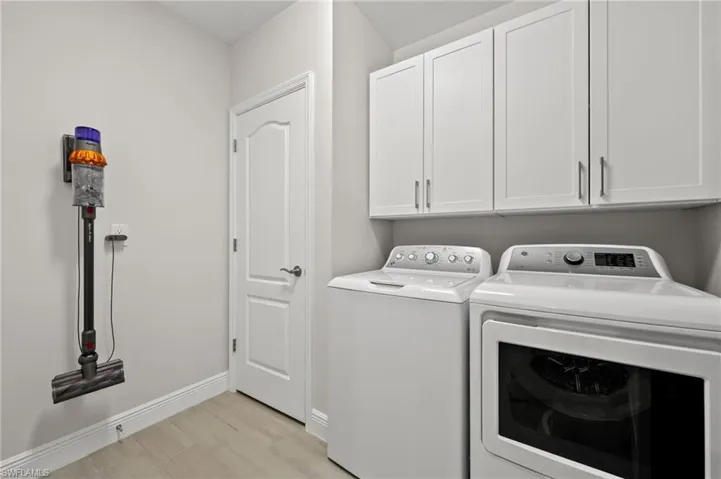 2280  Priory  LN, Naples, FL 34120