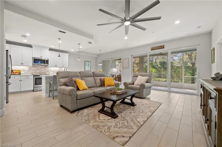 2280  Priory  LN, Naples, FL 34120
