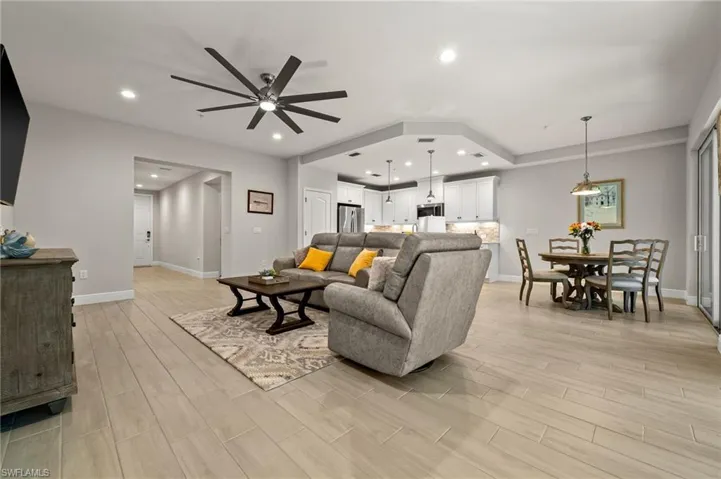 2280  Priory  LN, Naples, FL 34120