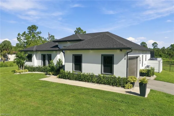 1819 12th Ave Ne, Naples, Florida 34120