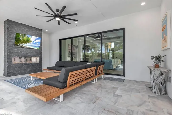 1187 22nd Ave N, Naples, Florida 34103