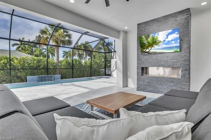 1187 22nd Ave N, Naples, Florida 34103