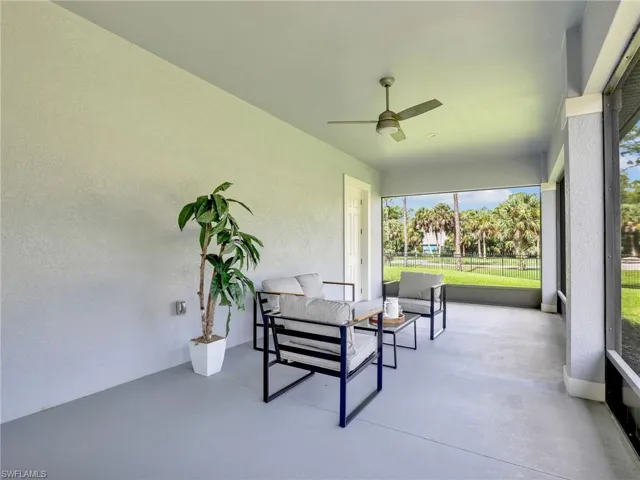 Rear screened Lanai