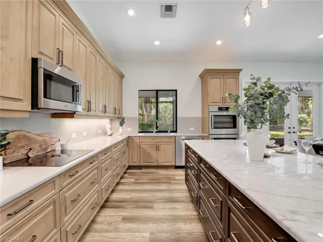 Gourmet stainless steel Bosh appliances