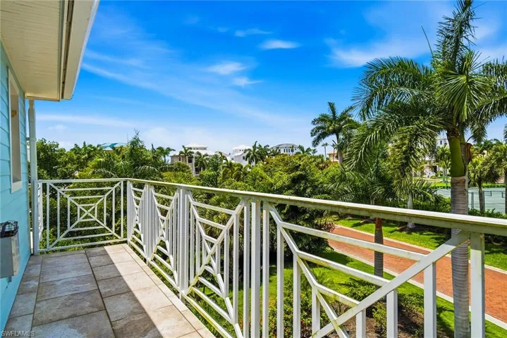 98 Southport Cv, Bonita Springs, Florida 34134