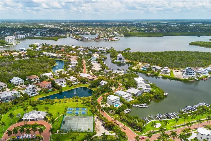 98 Southport Cv, Bonita Springs, Florida 34134