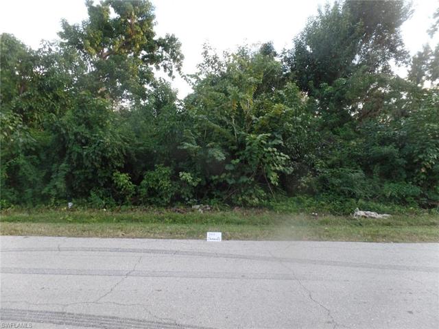 557  Sacramento  ST, North Fort Myers, FL 33903