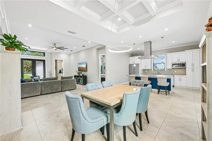 423 14th Ave Ne, Naples, Florida 34120