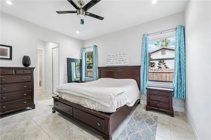 423 14th Ave Ne, Naples, Florida 34120