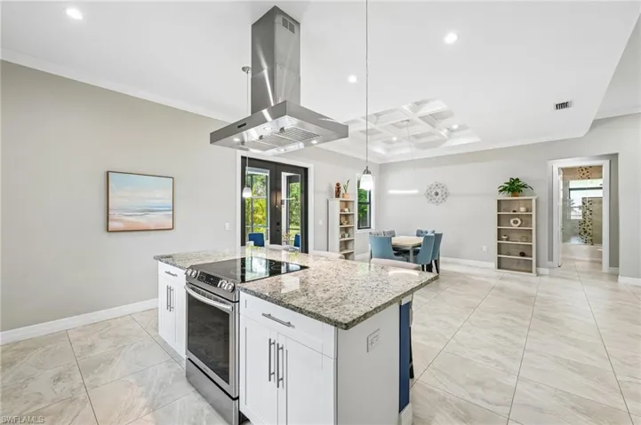 423 14th Ave Ne, Naples, Florida 34120