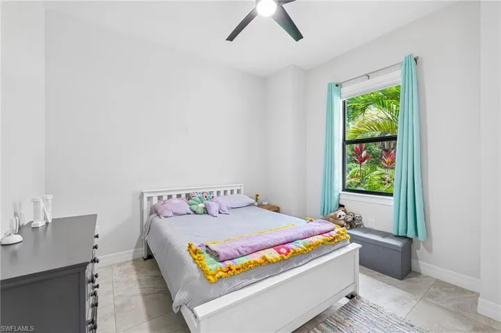 423 14th Ave Ne, Naples, Florida 34120