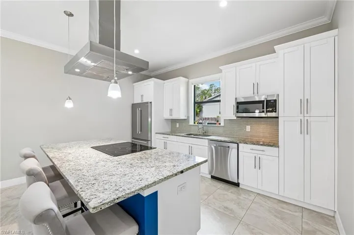 423 14th Ave Ne, Naples, Florida 34120