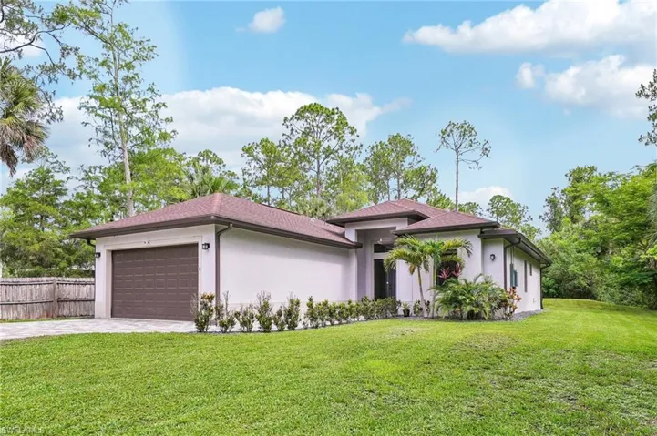 423 14th Ave Ne, Naples, Florida 34120