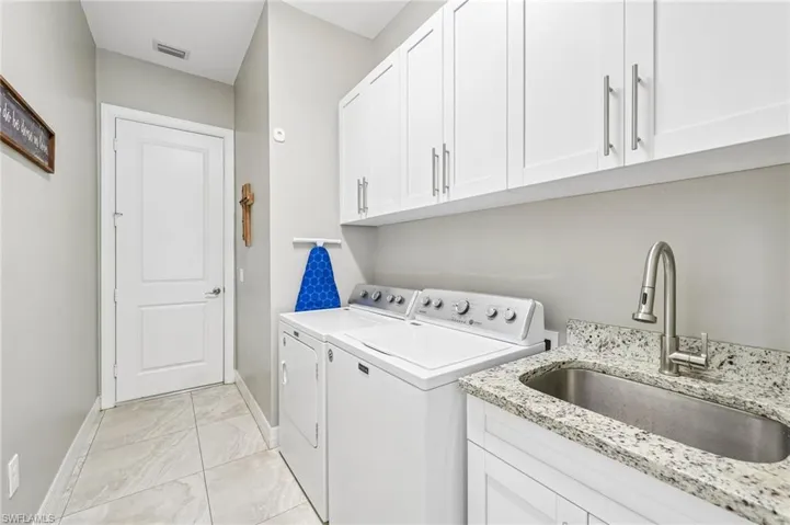 423 14th Ave Ne, Naples, Florida 34120