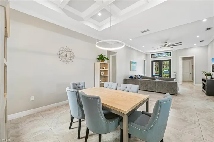 423 14th Ave Ne, Naples, Florida 34120