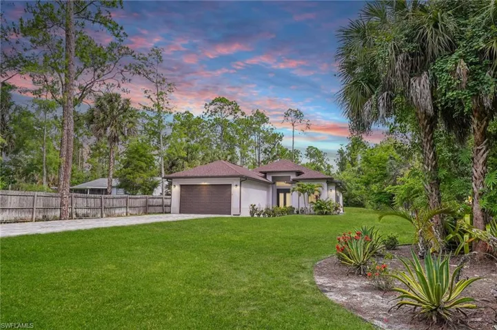 423 14th Ave Ne, Naples, Florida 34120
